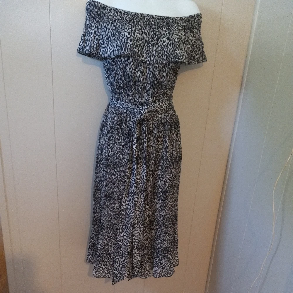 Michael Kors sz.XS Ruffled Off The Shoulder Below Knee Length .